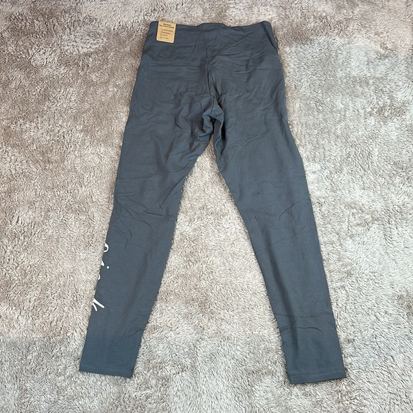 VS PINK Logo Leggings NWT - Picture 3 of 3